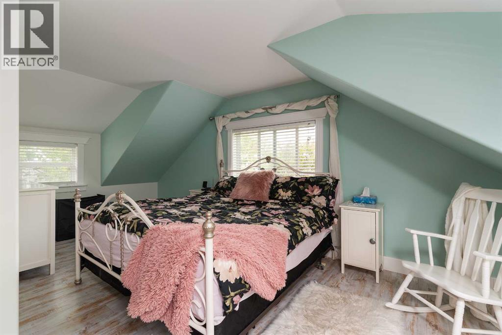 5010 50 Avenue Property Photo 18
