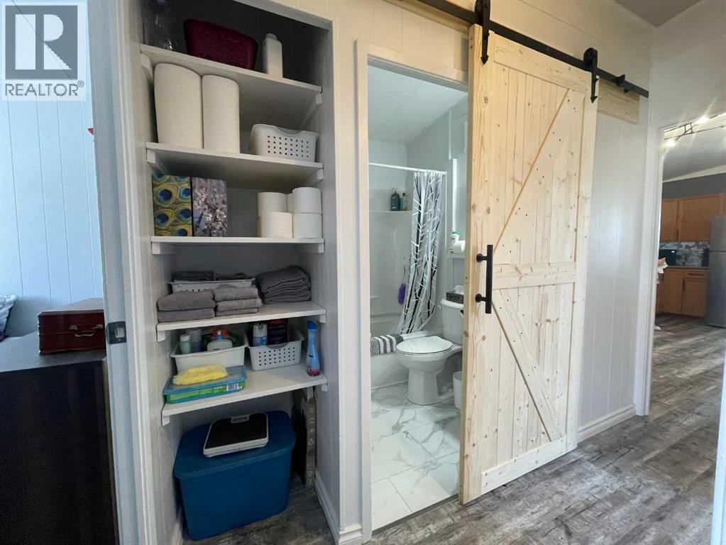 5308 57 Street Property Photo 11
