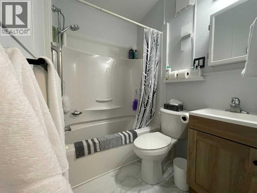 5308 57 Street Property Photo 12