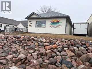 4920 52 Avenue Property Photo 1