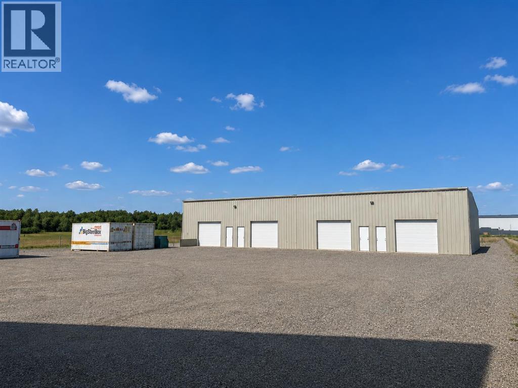 4314 41 Street Property Photo 2