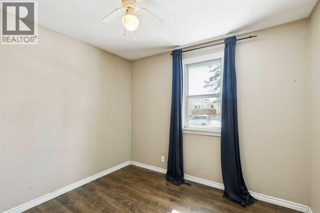 8312 47 Avenue Nw Property Photo 5