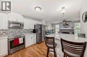 420 Whitehorn Place Ne Property Photo 5