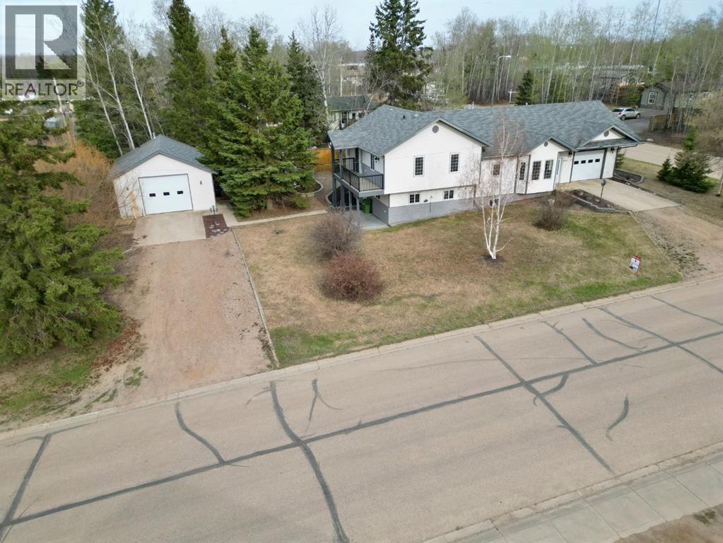 4501 52 Street Property Photo 3