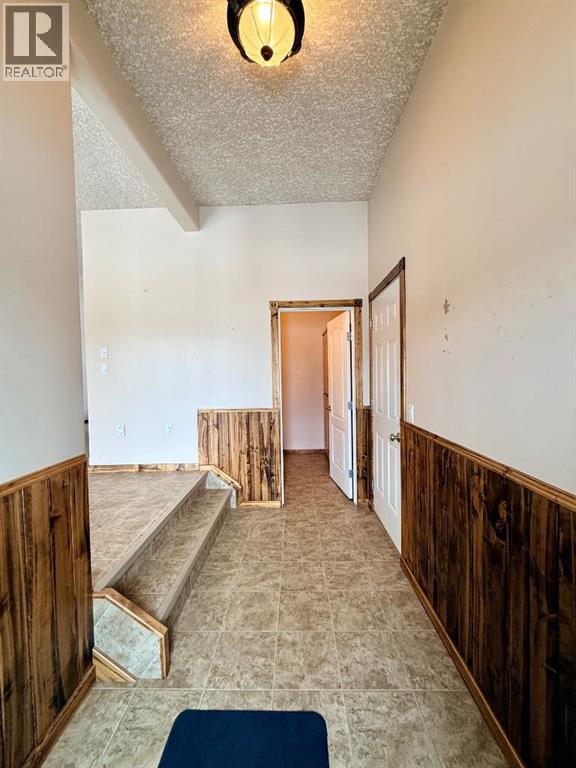 4501 52 Street Property Photo 10