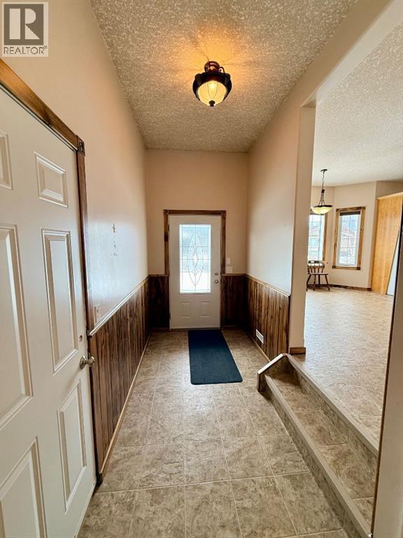 4501 52 Street Property Photo 11