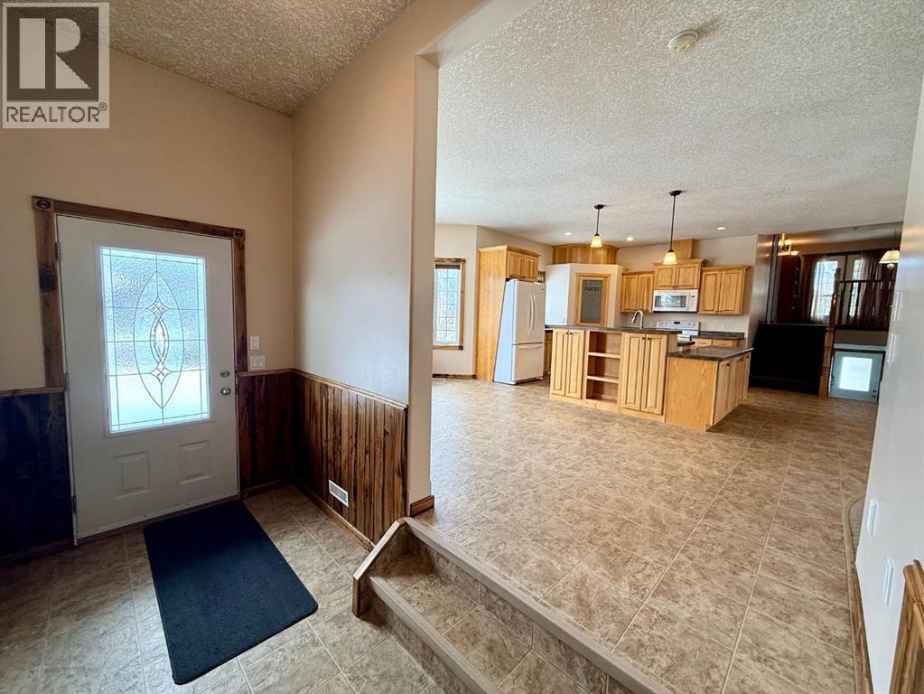 4501 52 Street Property Photo 12