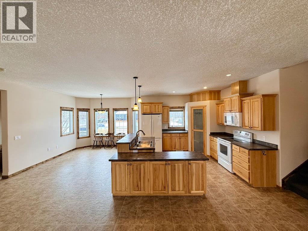 4501 52 Street Property Photo 14