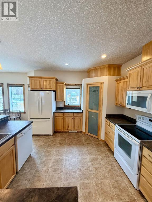 4501 52 Street Property Photo 15