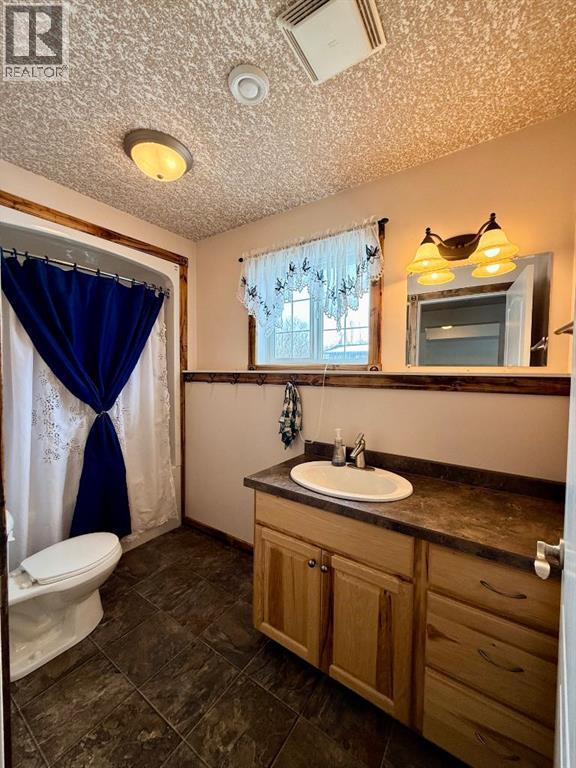 4501 52 Street Property Photo 35