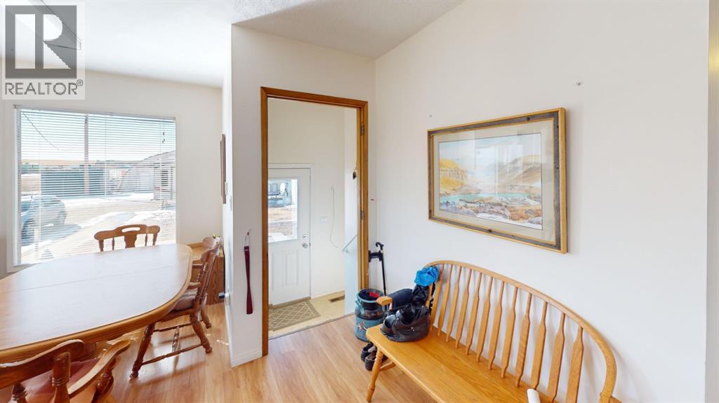 305 2 Avenue Property Photo 7
