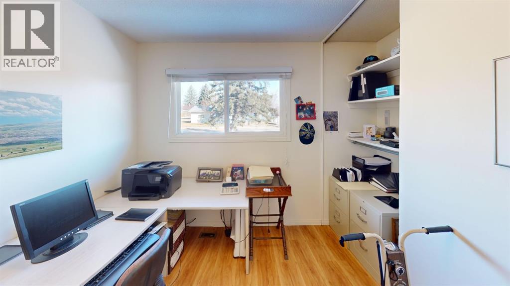305 2 Avenue Property Photo 11