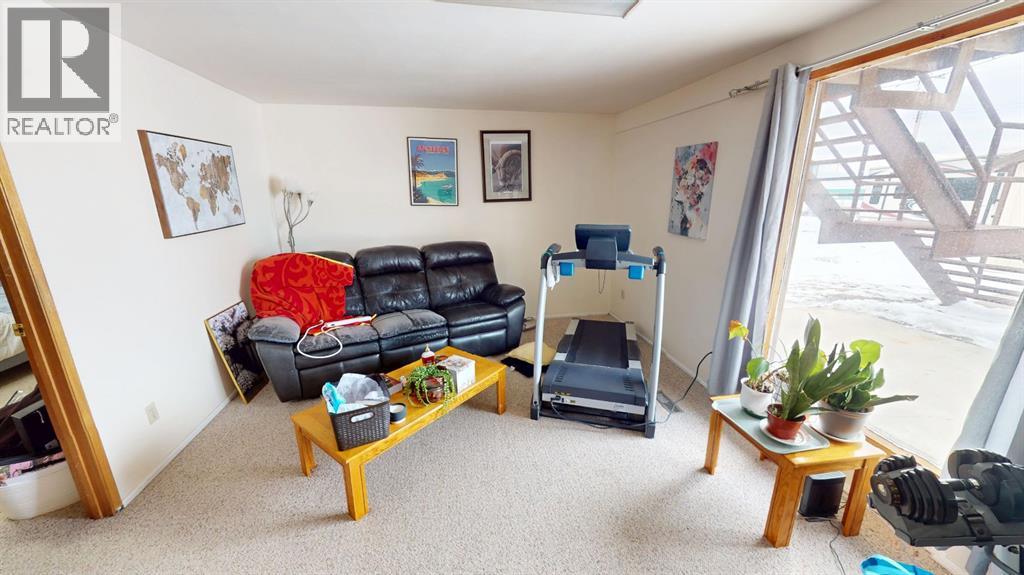 305 2 Avenue Property Photo 20