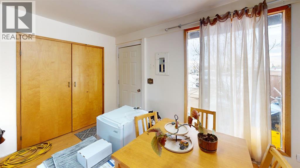 305 2 Avenue Property Photo 22