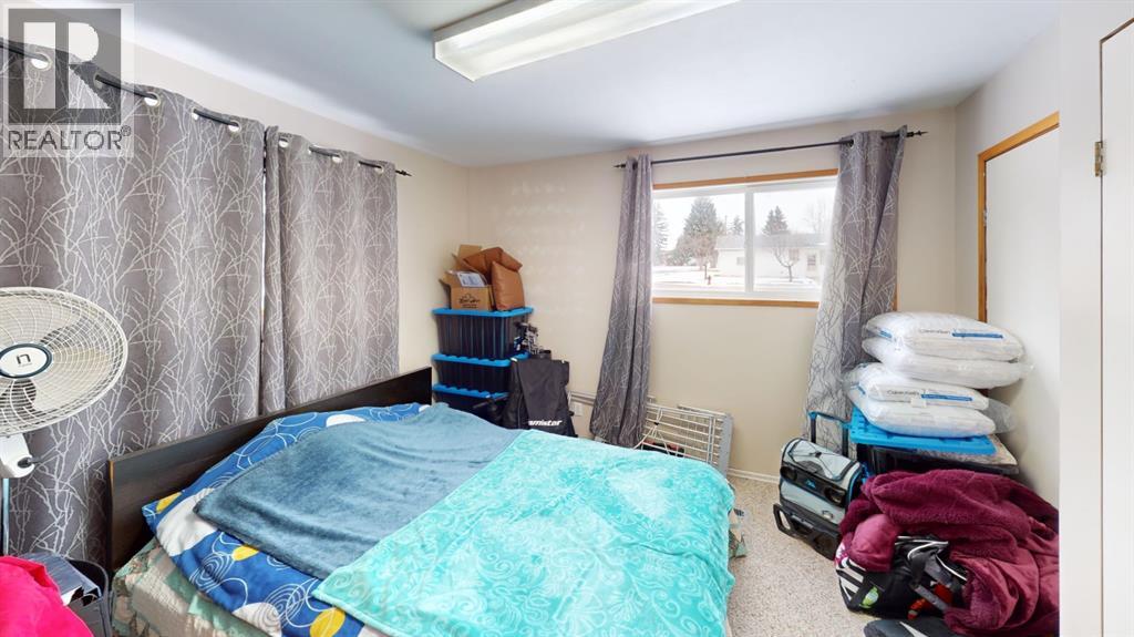 305 2 Avenue Property Photo 23