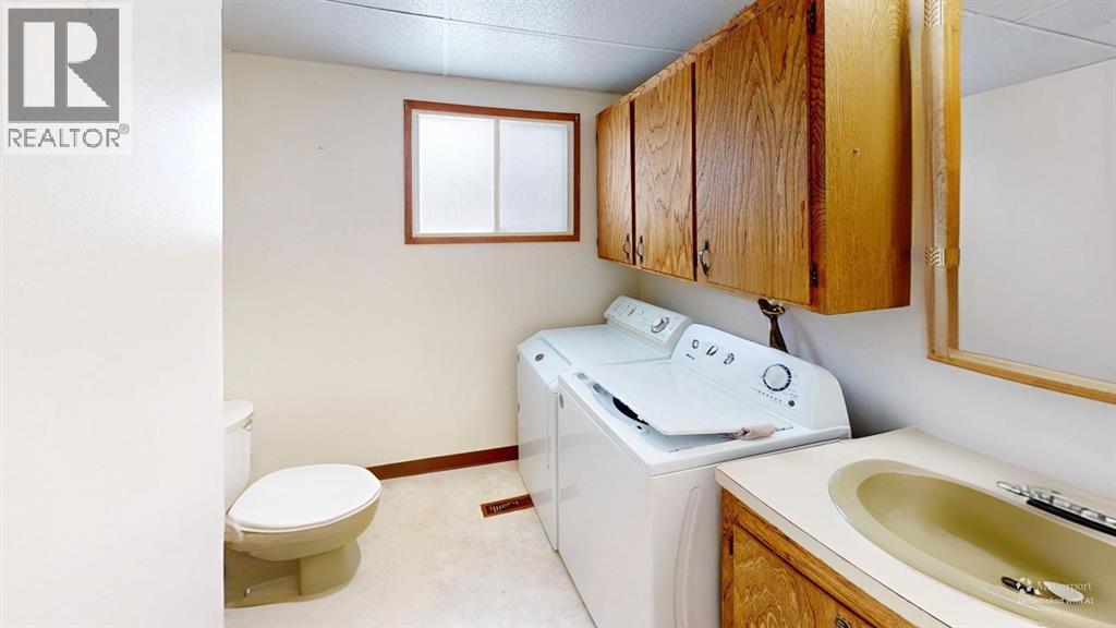 305 2 Avenue Property Photo 25