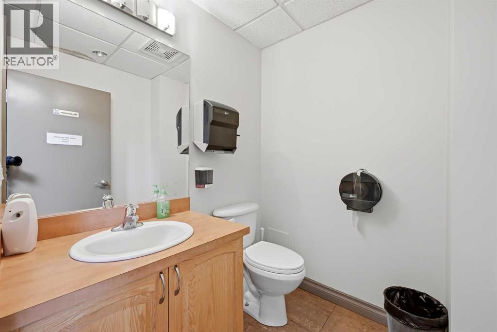 7 Westwinds Crescent Northeast Property Photo 21