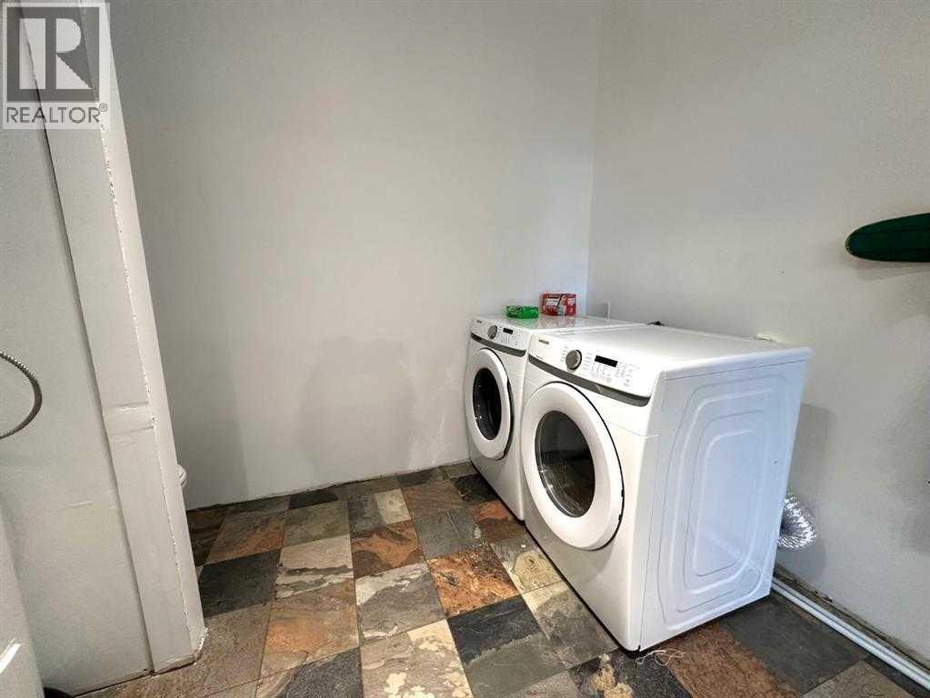 1221 Oak Avenue Property Photo 16