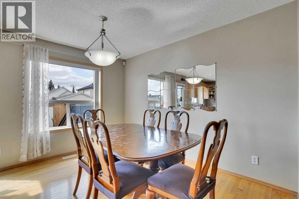 75 Taralea Crescent Ne Property Photo 13