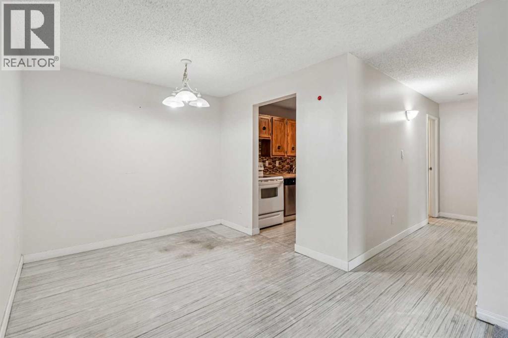 315 Southampton Drive Southwest Property Photo 5