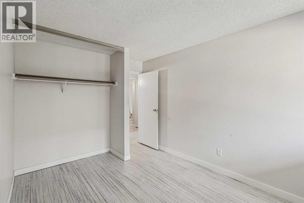 315 Southampton Drive Southwest Property Photo 13