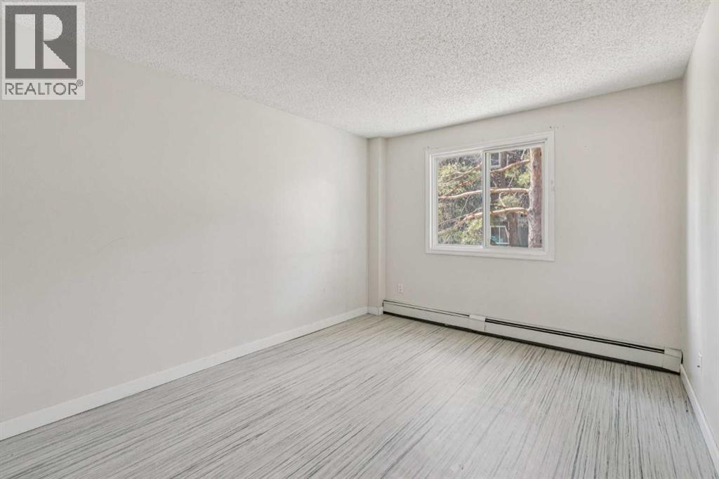 315 Southampton Drive Southwest Property Photo 14