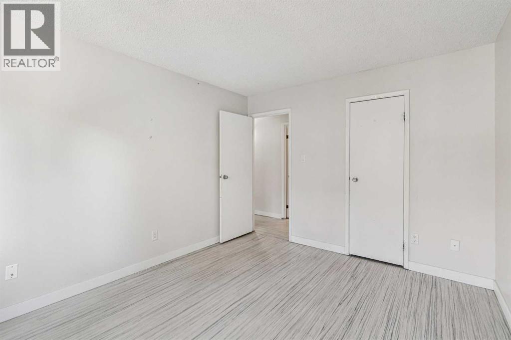 315 Southampton Drive Southwest Property Photo 15