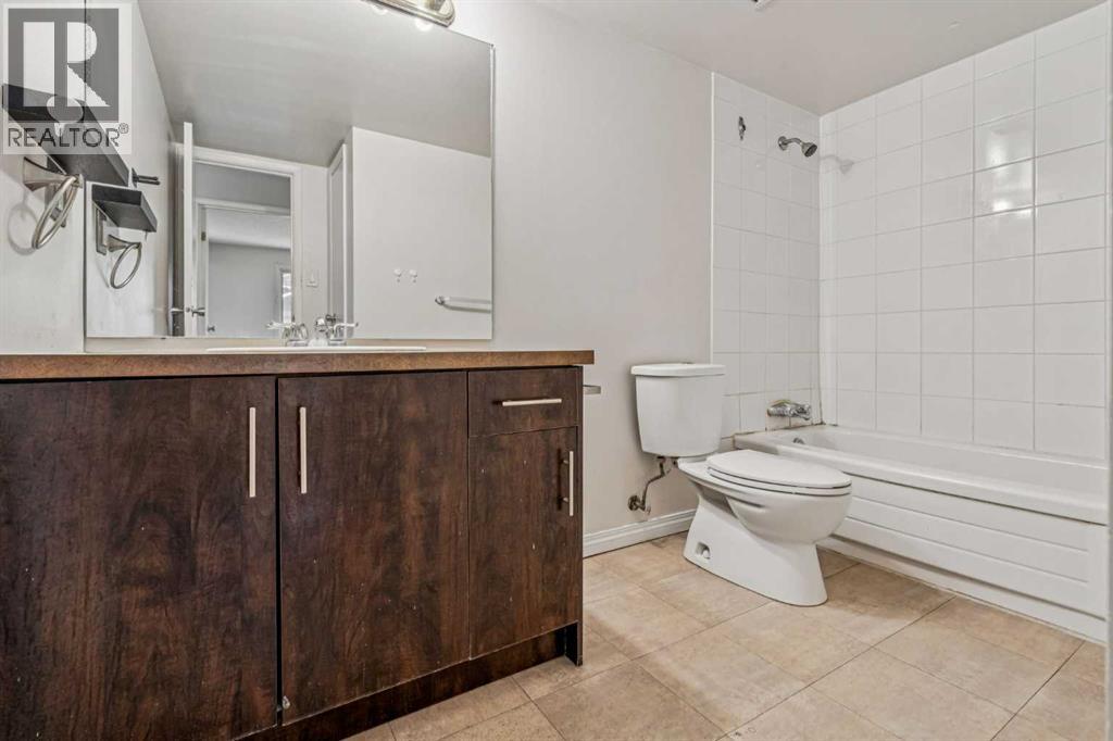 315 Southampton Drive Southwest Property Photo 16