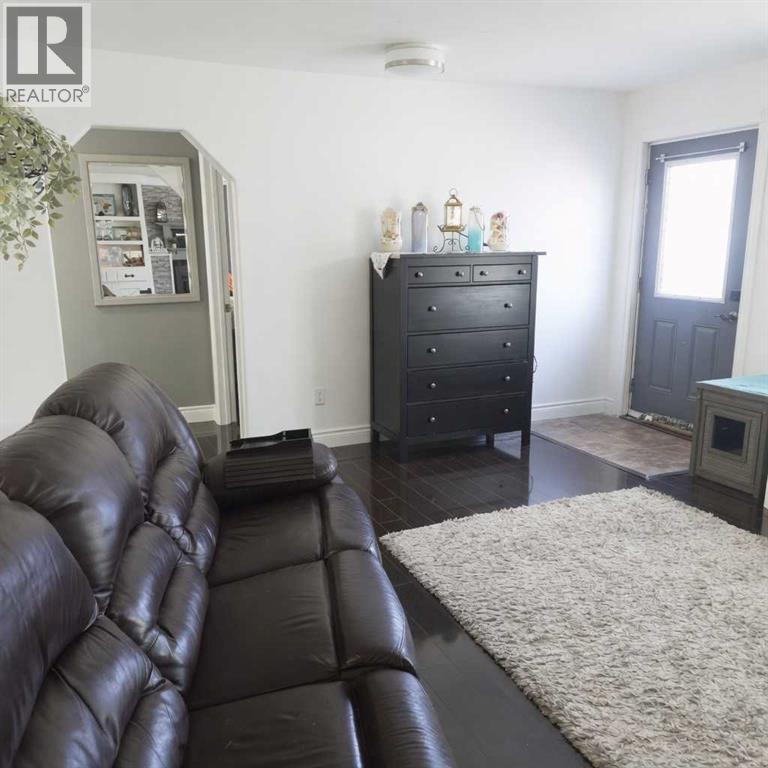 5015 8 Avenue Property Photo 5