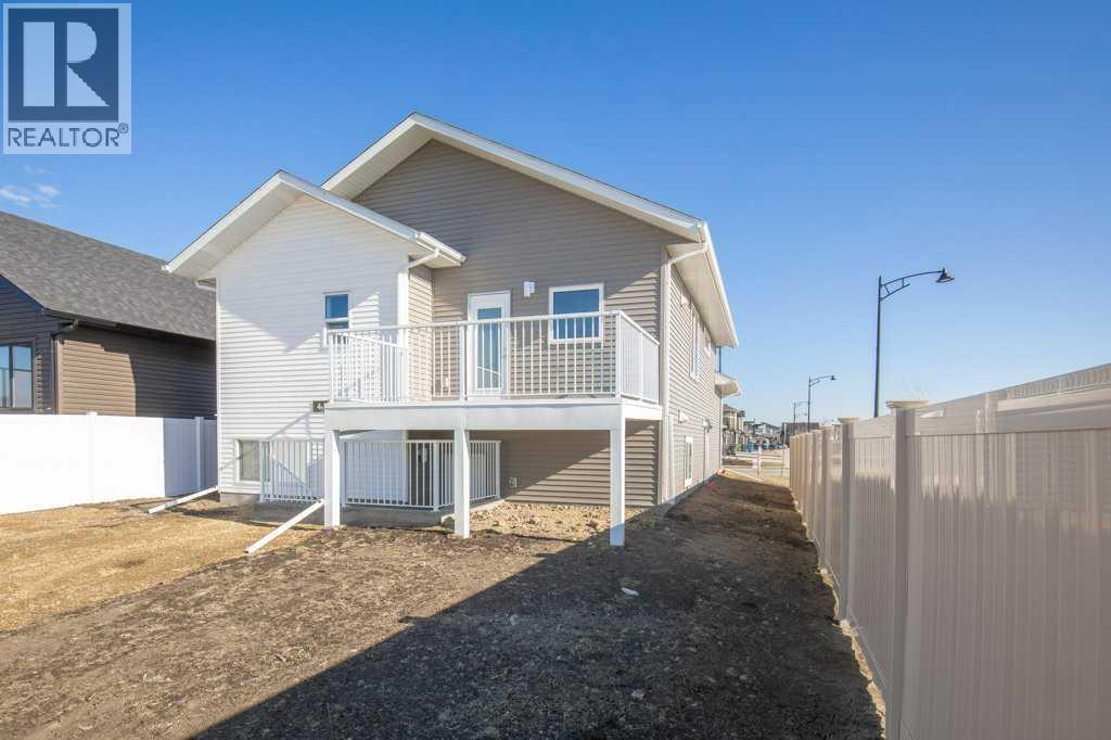 4 Emmett Crescent Property Photo 3
