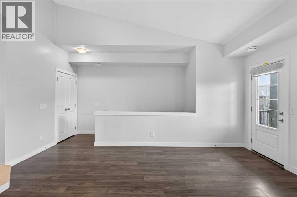 12 Evanscrest Gardens Nw Property Photo 11