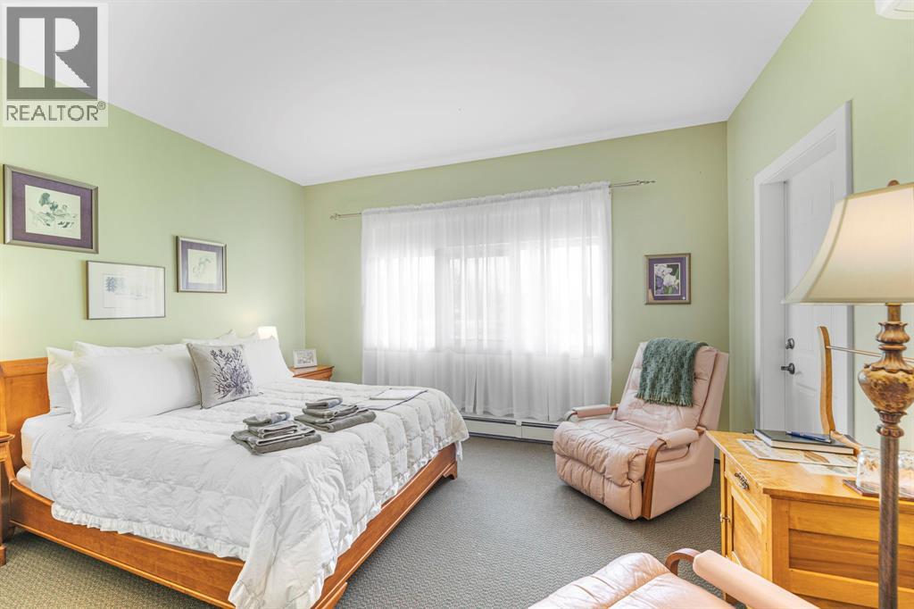 111 Severn Avenue Property Photo 13