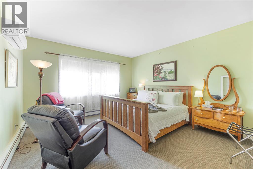 111 Severn Avenue Property Photo 17