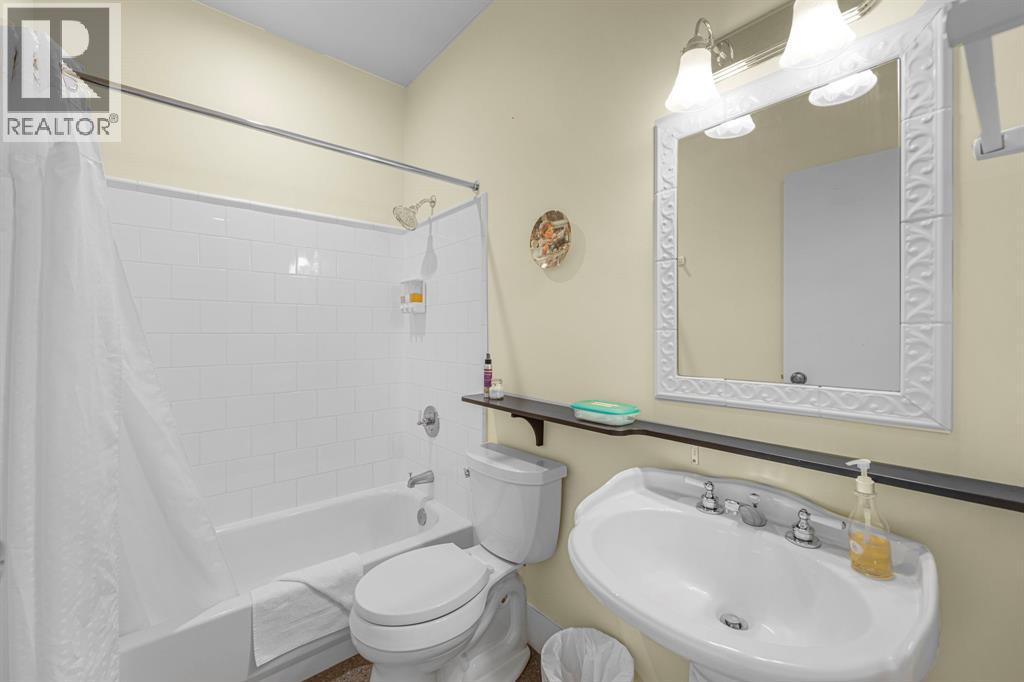 111 Severn Avenue Property Photo 25