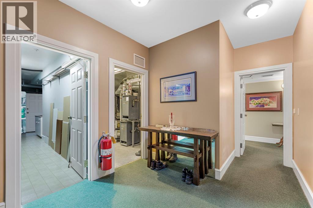 111 Severn Avenue Property Photo 37