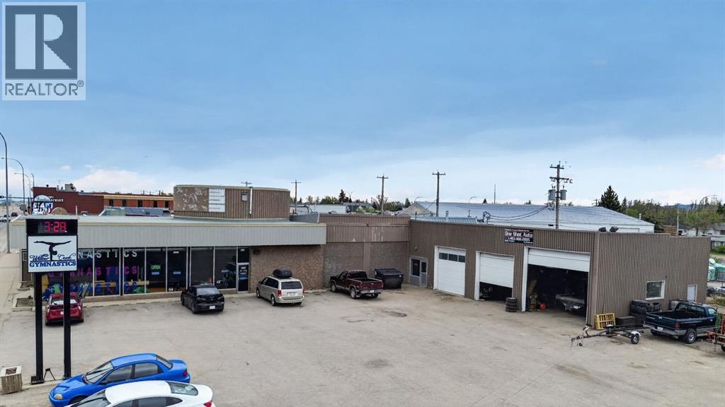 5115 1 Street W Property Photo 2