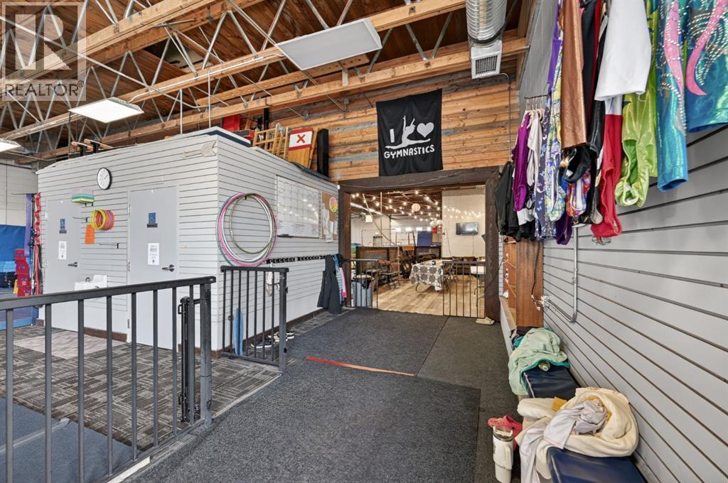 5115 1 Street W Property Photo 22