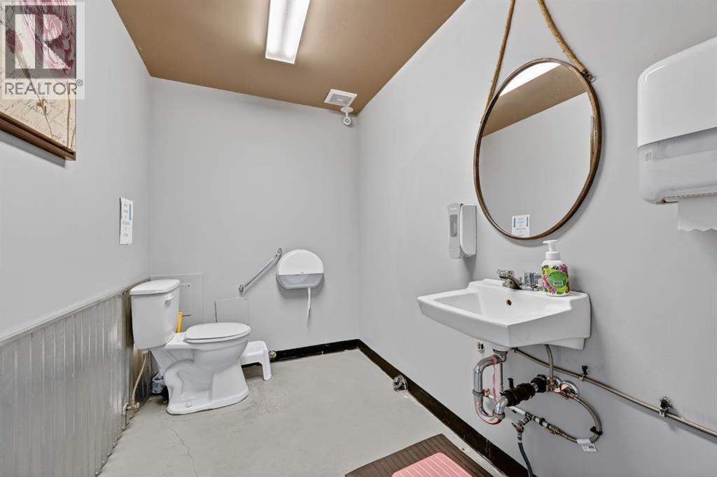 5115 1 Street W Property Photo 24