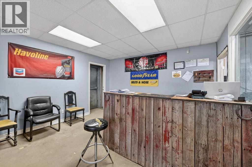 5115 1 Street W Property Photo 28