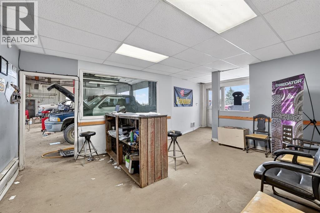 5115 1 Street W Property Photo 33