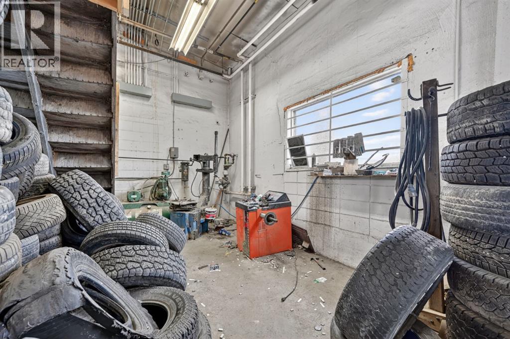 5115 1 Street W Property Photo 35