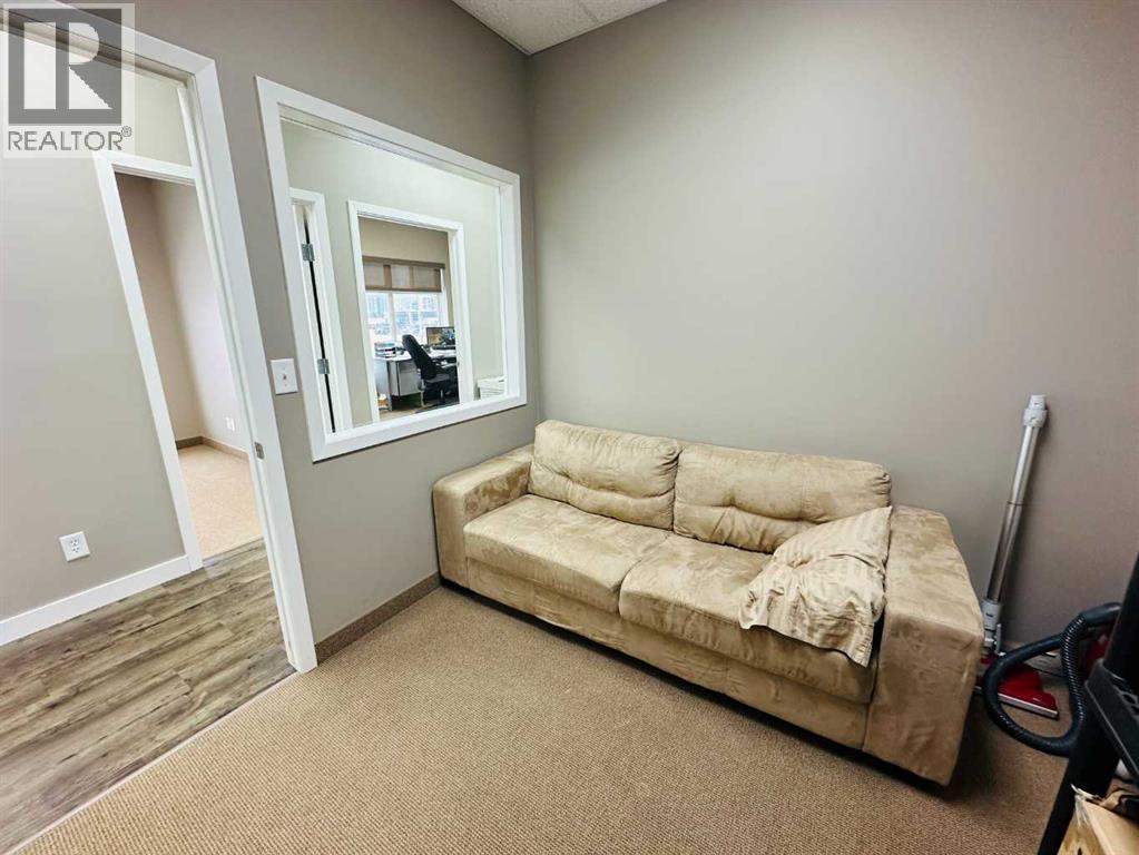 10055 120 Avenue Property Photo 15