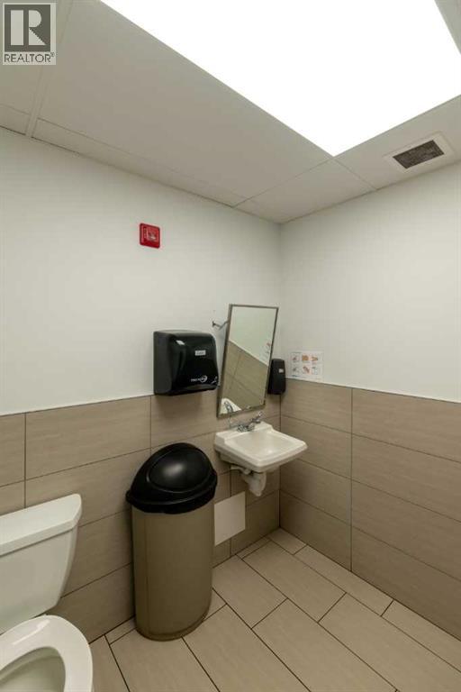 5027 44 Street Property Photo 12