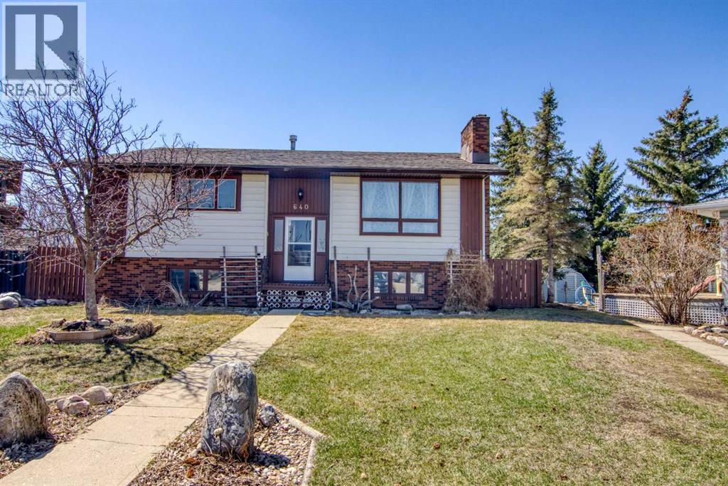 640 Mcculloch Crescent Property Photo 3
