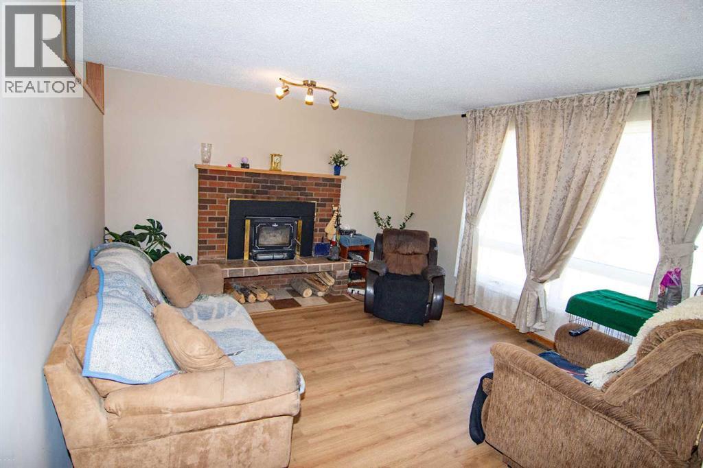 640 Mcculloch Crescent Property Photo 7