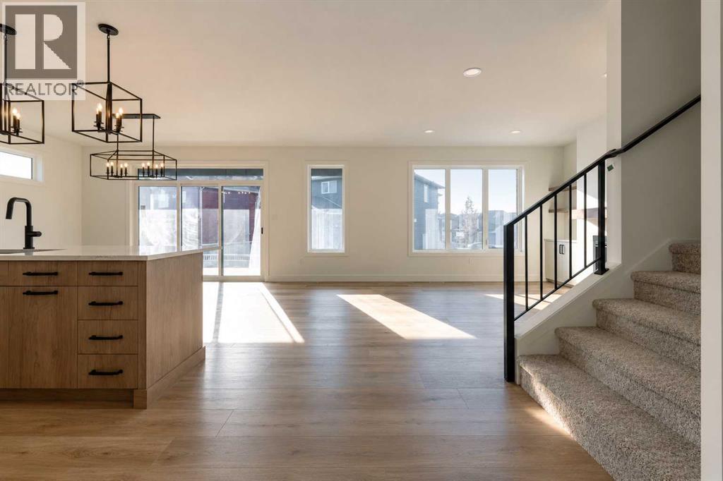 726 Sixmile End S Property Photo 2