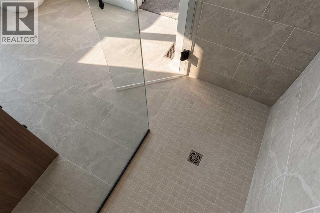 726 Sixmile End S Property Photo 35
