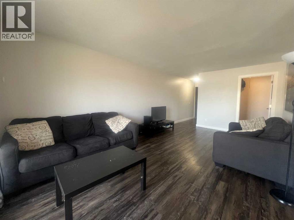 5611 10 Avenue Property Photo 8