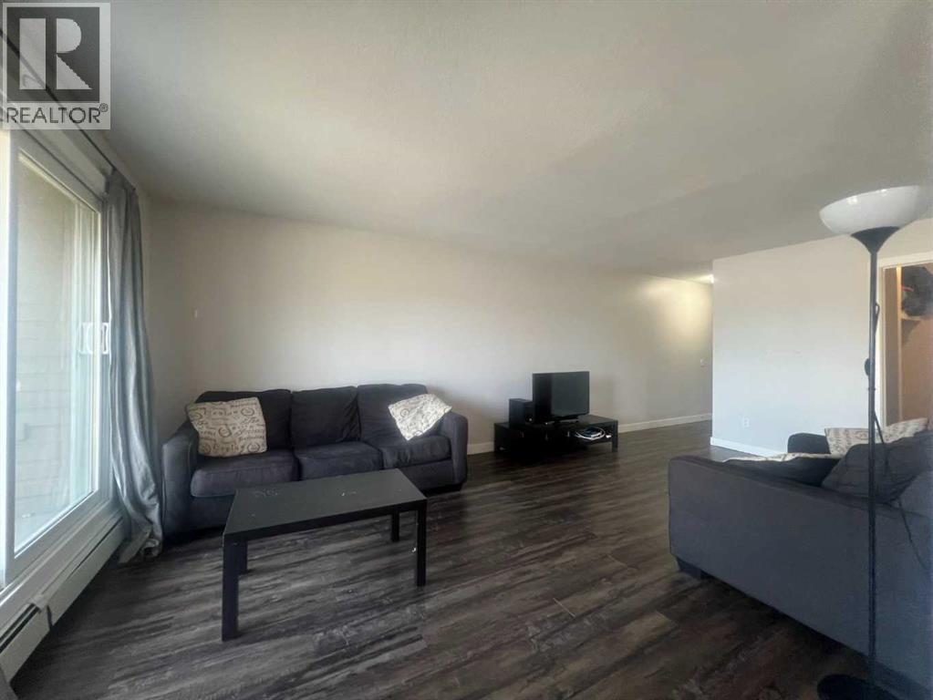 5611 10 Avenue Property Photo 9
