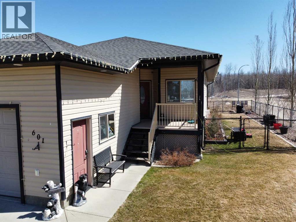 601 3 Street Property Photo 1